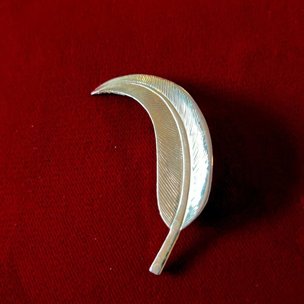 Vintage Leaf Brooch